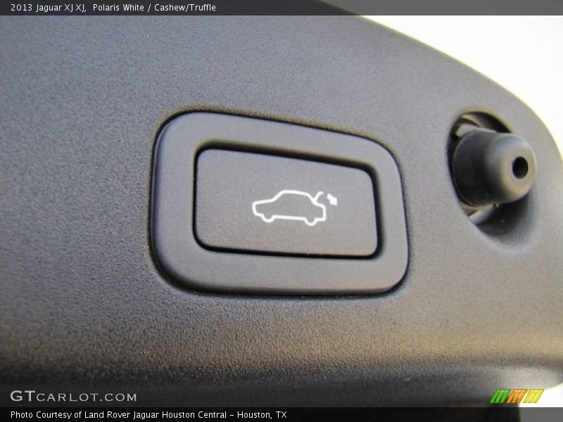 Polaris White / Cashew/Truffle 2013 Jaguar XJ XJ