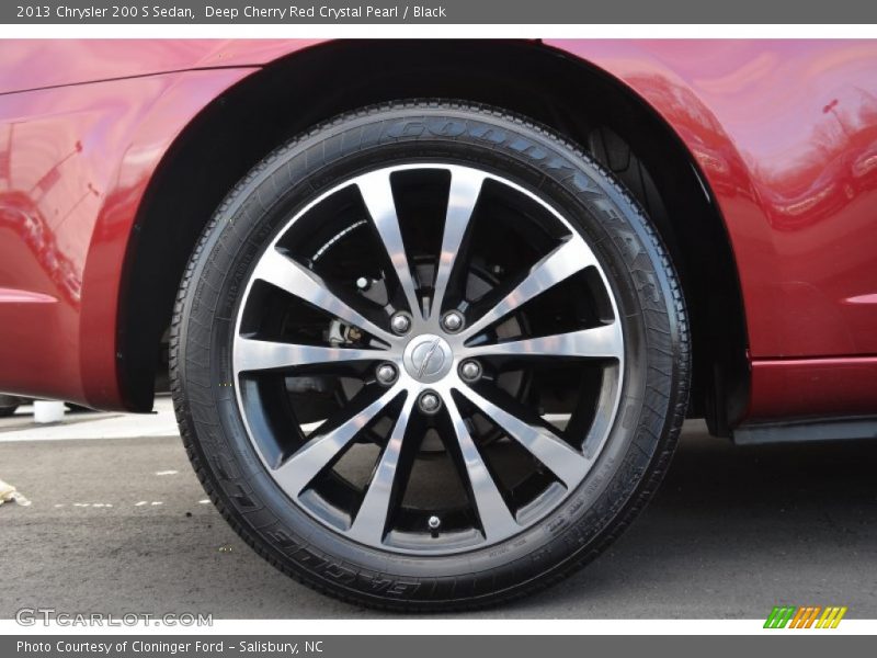  2013 200 S Sedan Wheel