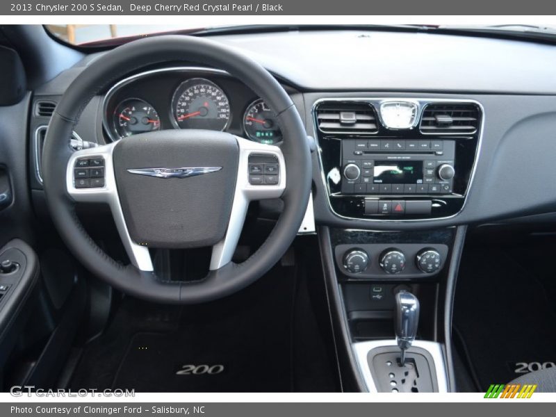 Dashboard of 2013 200 S Sedan