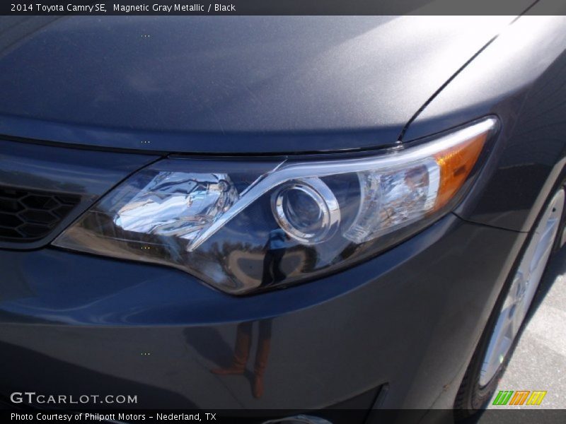 Magnetic Gray Metallic / Black 2014 Toyota Camry SE