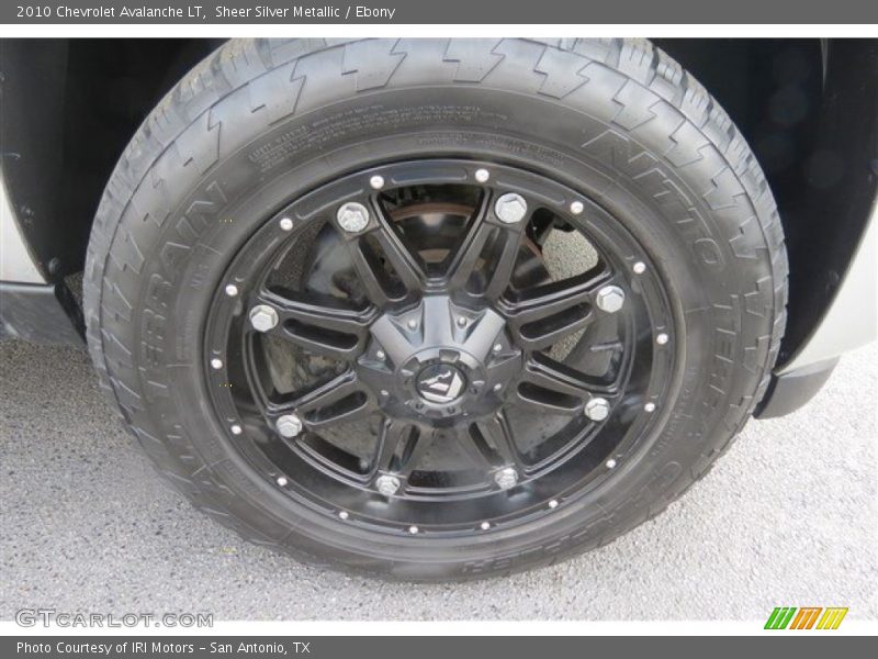Sheer Silver Metallic / Ebony 2010 Chevrolet Avalanche LT