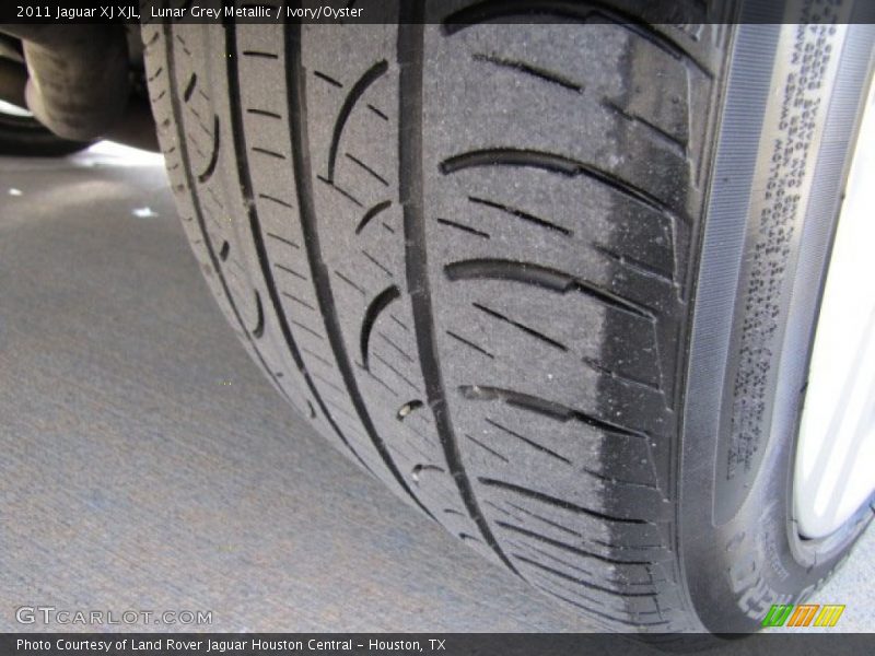 Lunar Grey Metallic / Ivory/Oyster 2011 Jaguar XJ XJL