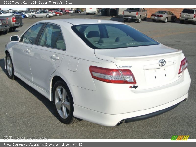 Super White / Ash Gray 2010 Toyota Camry SE