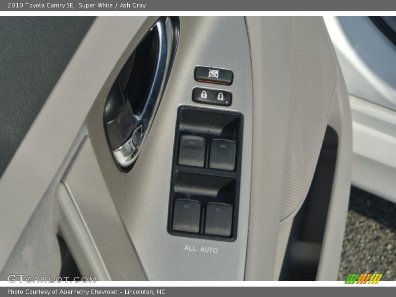 Super White / Ash Gray 2010 Toyota Camry SE