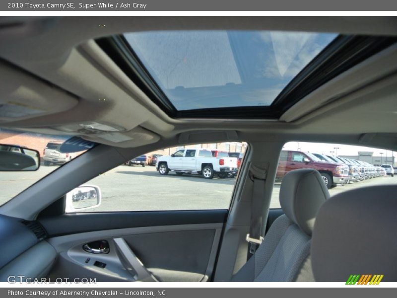 Super White / Ash Gray 2010 Toyota Camry SE