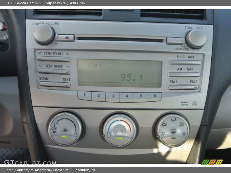 Super White / Ash Gray 2010 Toyota Camry SE