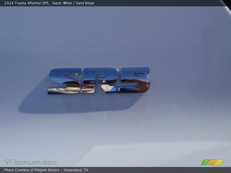 Super White / Sand Beige 2014 Toyota 4Runner SR5