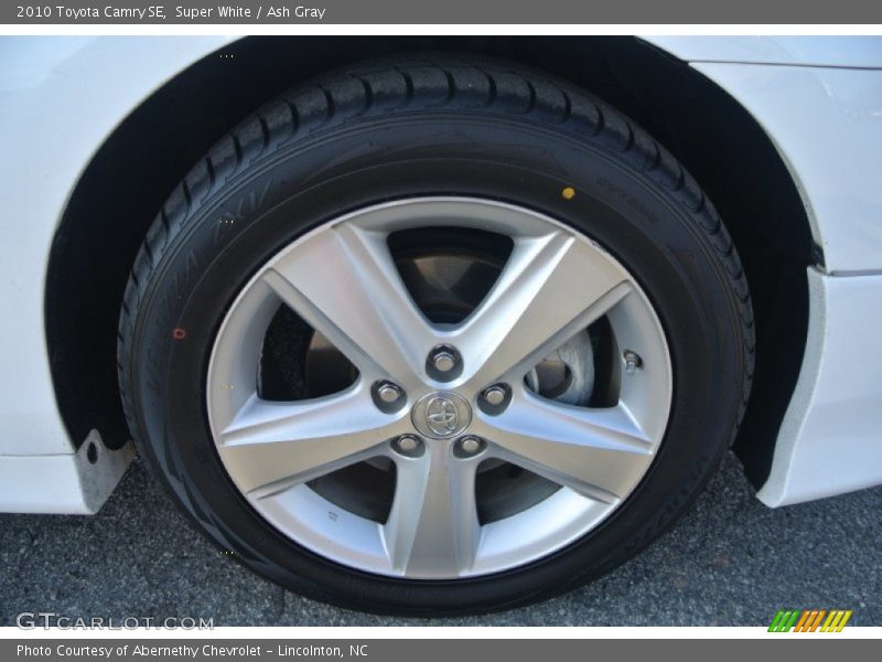 Super White / Ash Gray 2010 Toyota Camry SE