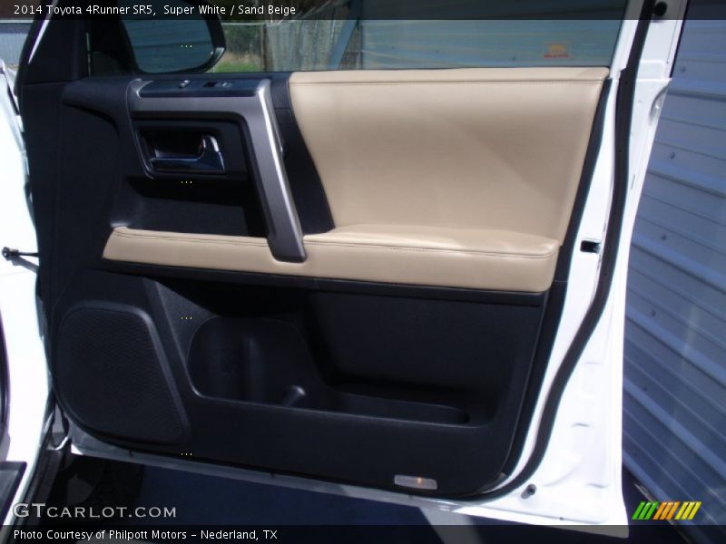 Super White / Sand Beige 2014 Toyota 4Runner SR5