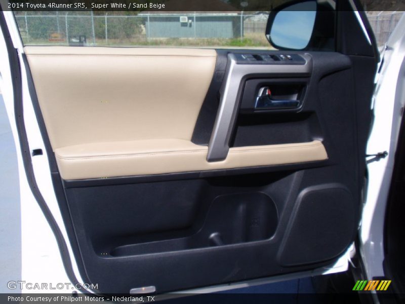 Super White / Sand Beige 2014 Toyota 4Runner SR5