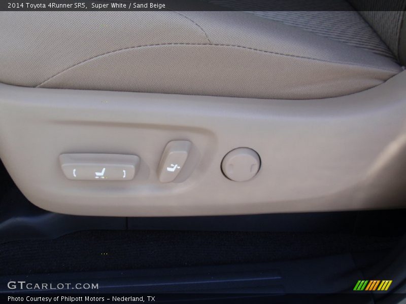 Super White / Sand Beige 2014 Toyota 4Runner SR5
