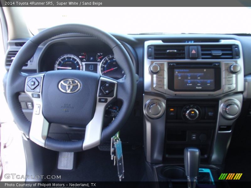 Super White / Sand Beige 2014 Toyota 4Runner SR5