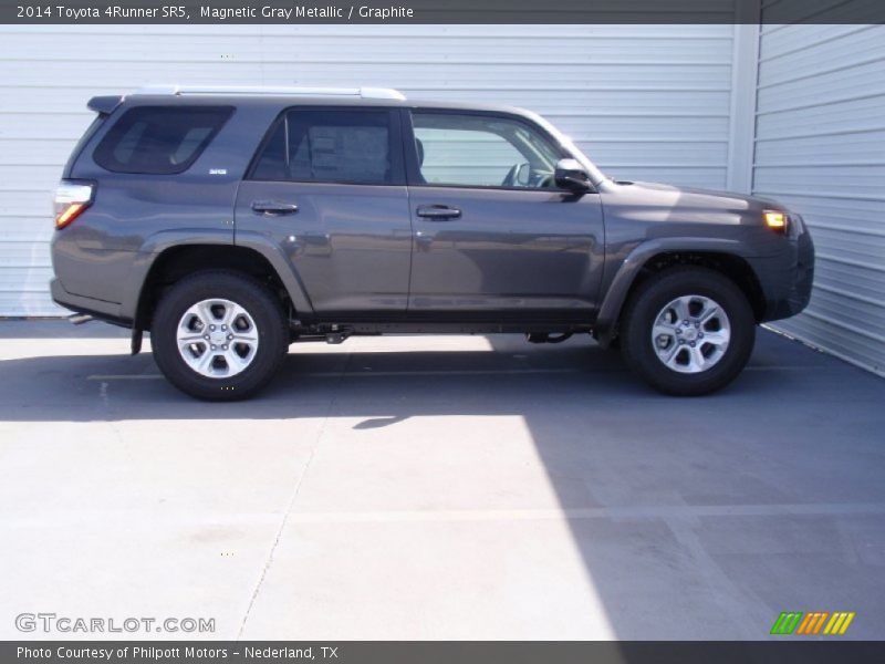 Magnetic Gray Metallic / Graphite 2014 Toyota 4Runner SR5