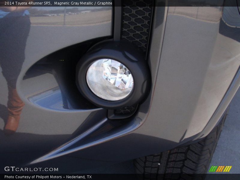Magnetic Gray Metallic / Graphite 2014 Toyota 4Runner SR5