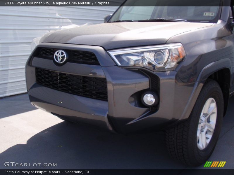 Magnetic Gray Metallic / Graphite 2014 Toyota 4Runner SR5