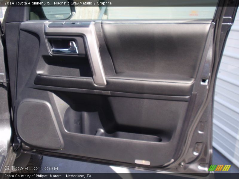 Magnetic Gray Metallic / Graphite 2014 Toyota 4Runner SR5