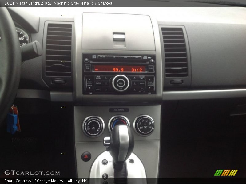 Magnetic Gray Metallic / Charcoal 2011 Nissan Sentra 2.0 S