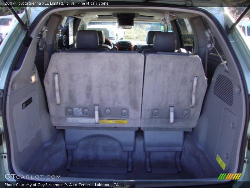  2007 Sienna XLE Limited Trunk