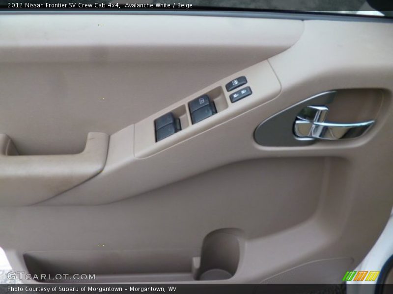 Avalanche White / Beige 2012 Nissan Frontier SV Crew Cab 4x4