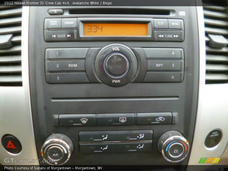 Avalanche White / Beige 2012 Nissan Frontier SV Crew Cab 4x4