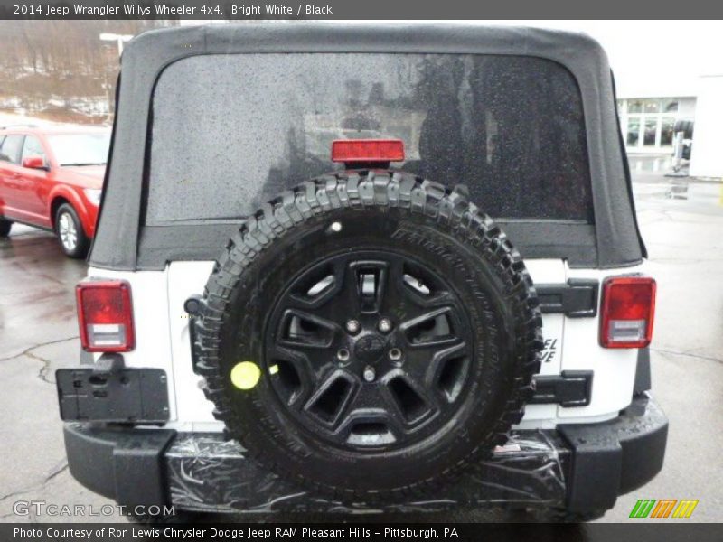 Bright White / Black 2014 Jeep Wrangler Willys Wheeler 4x4