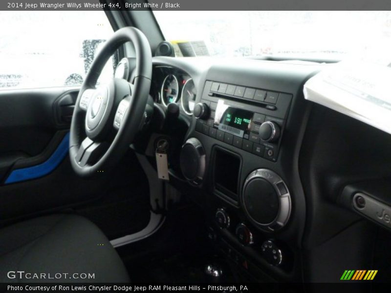 Bright White / Black 2014 Jeep Wrangler Willys Wheeler 4x4