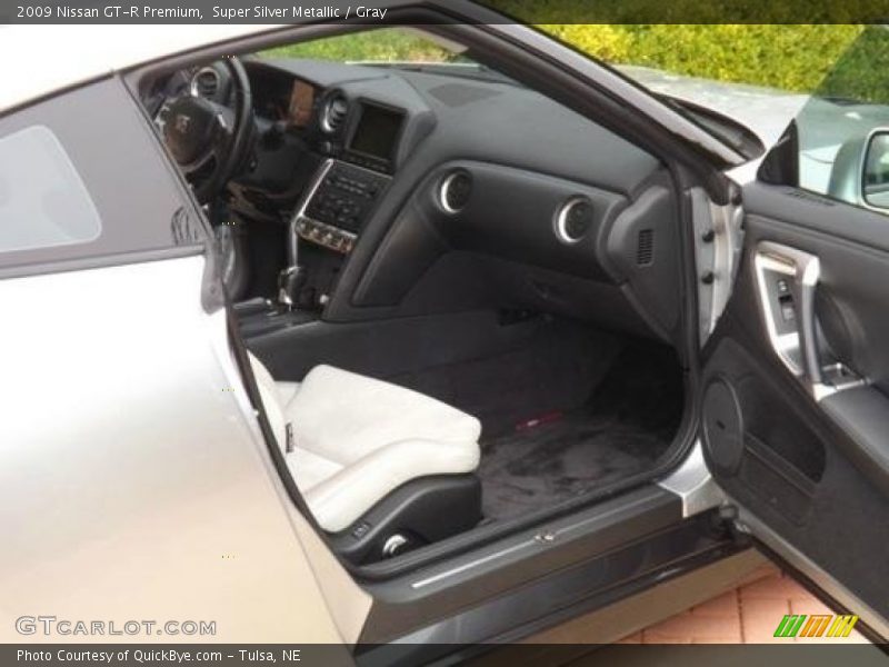 Super Silver Metallic / Gray 2009 Nissan GT-R Premium