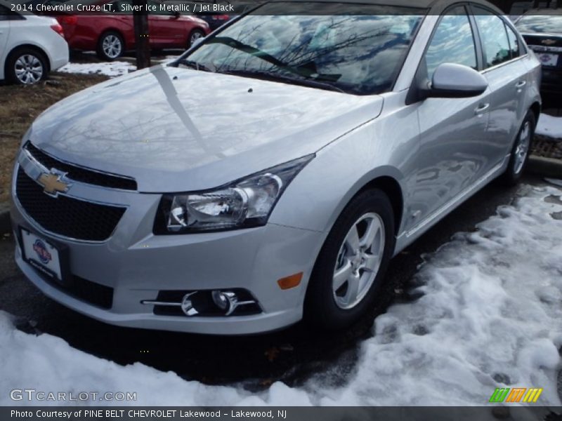 Silver Ice Metallic / Jet Black 2014 Chevrolet Cruze LT