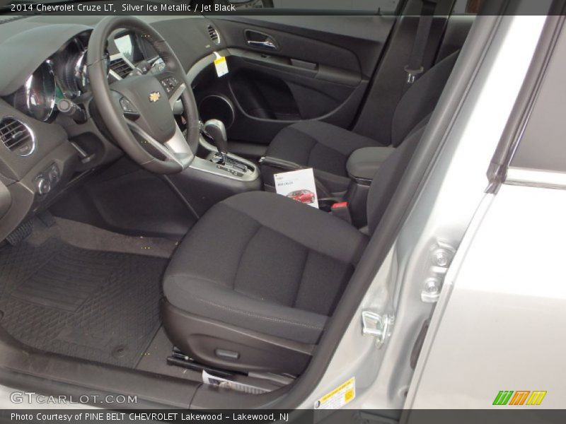 Silver Ice Metallic / Jet Black 2014 Chevrolet Cruze LT
