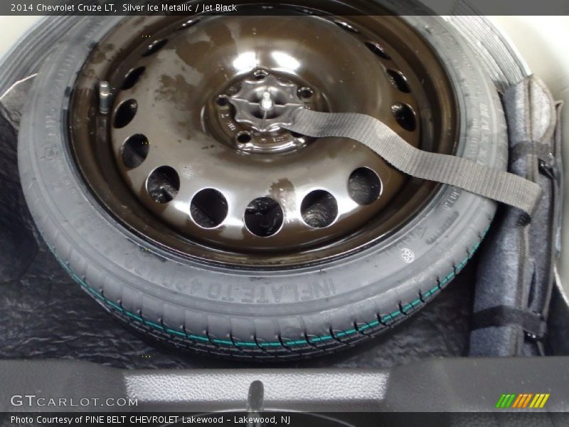 Silver Ice Metallic / Jet Black 2014 Chevrolet Cruze LT