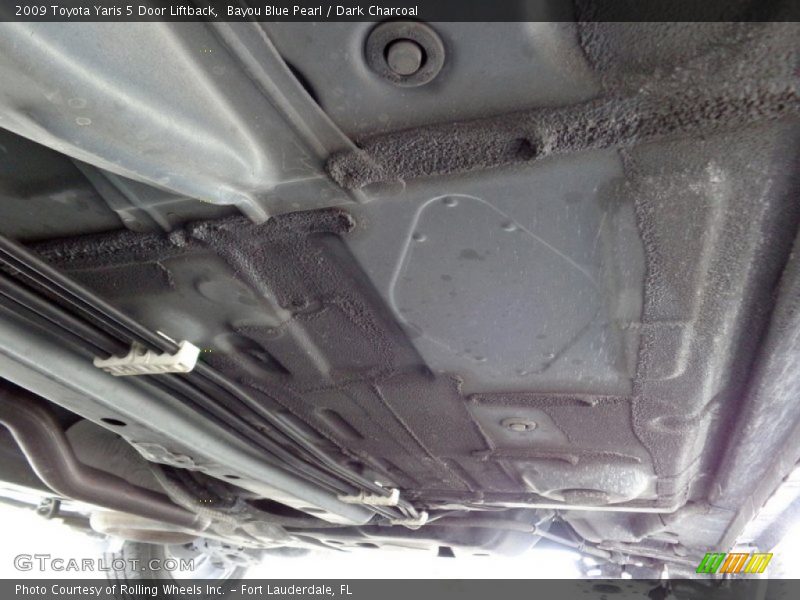 Bayou Blue Pearl / Dark Charcoal 2009 Toyota Yaris 5 Door Liftback