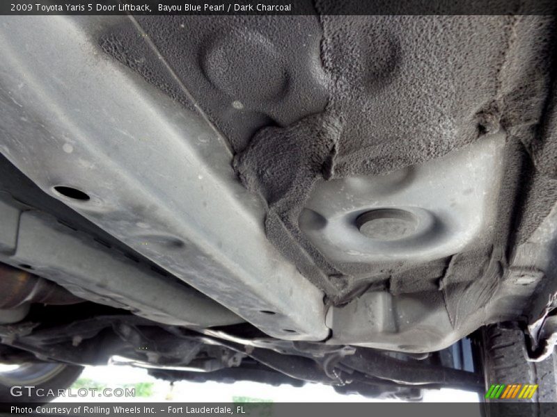 Bayou Blue Pearl / Dark Charcoal 2009 Toyota Yaris 5 Door Liftback