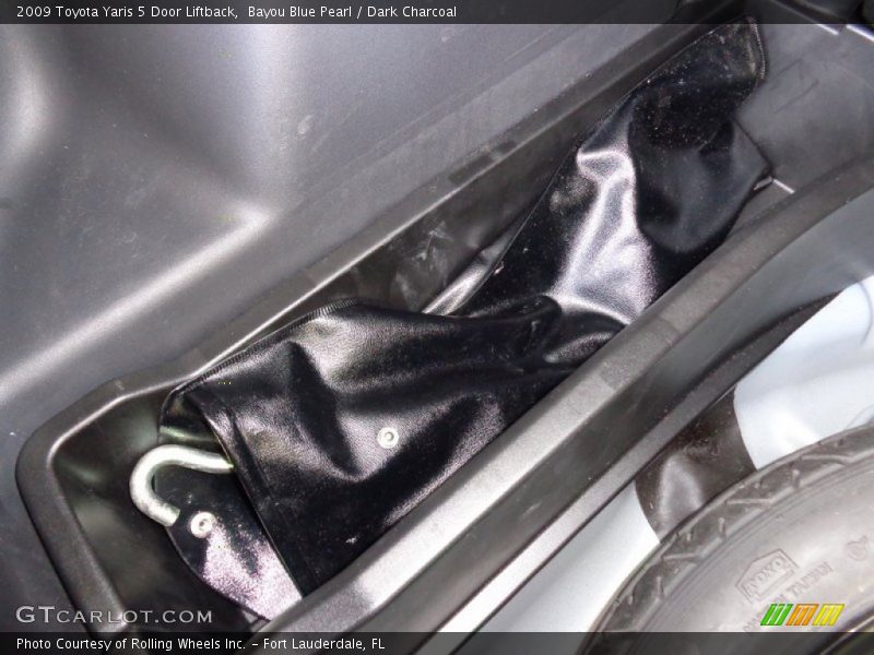 Bayou Blue Pearl / Dark Charcoal 2009 Toyota Yaris 5 Door Liftback