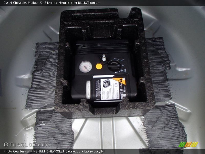 Silver Ice Metallic / Jet Black/Titanium 2014 Chevrolet Malibu LS