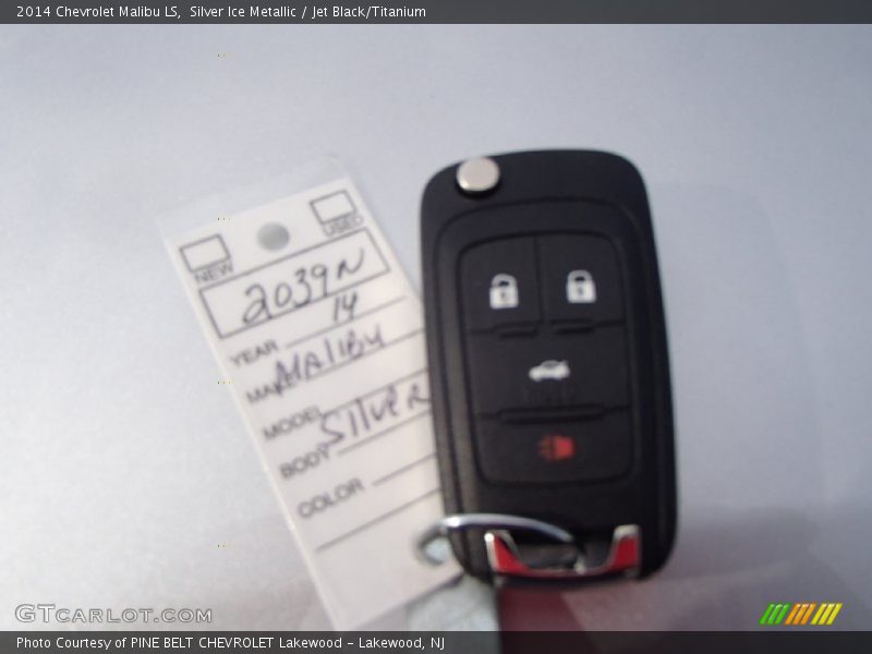 Silver Ice Metallic / Jet Black/Titanium 2014 Chevrolet Malibu LS
