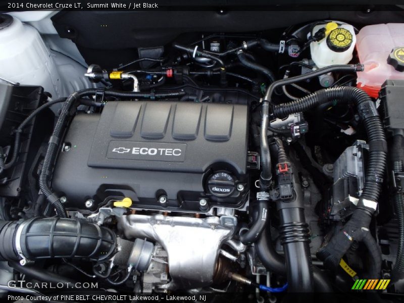 Summit White / Jet Black 2014 Chevrolet Cruze LT