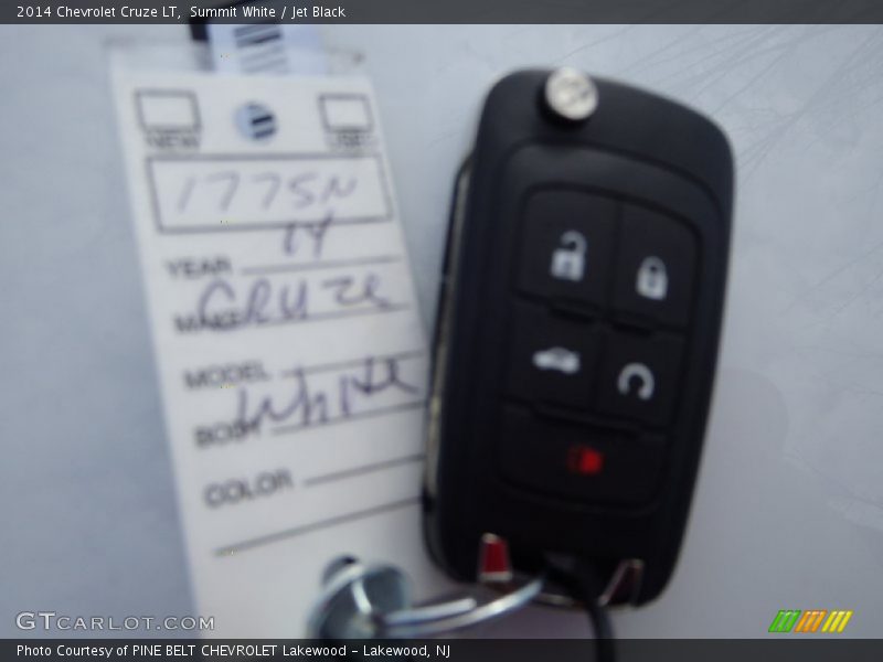 Summit White / Jet Black 2014 Chevrolet Cruze LT