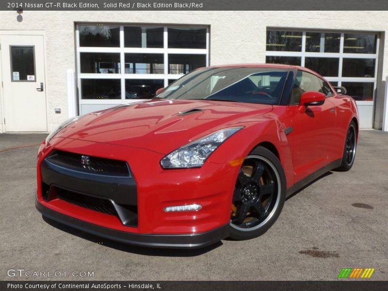 Front 3/4 View of 2014 GT-R Black Edition