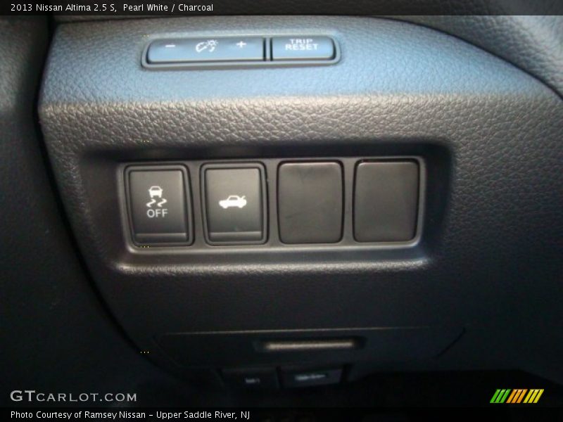 Pearl White / Charcoal 2013 Nissan Altima 2.5 S