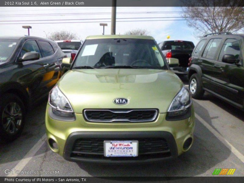 Alien Green / Black Cloth 2012 Kia Soul 1.6