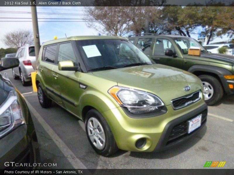 Alien Green / Black Cloth 2012 Kia Soul 1.6