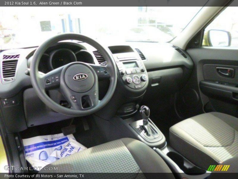 Alien Green / Black Cloth 2012 Kia Soul 1.6