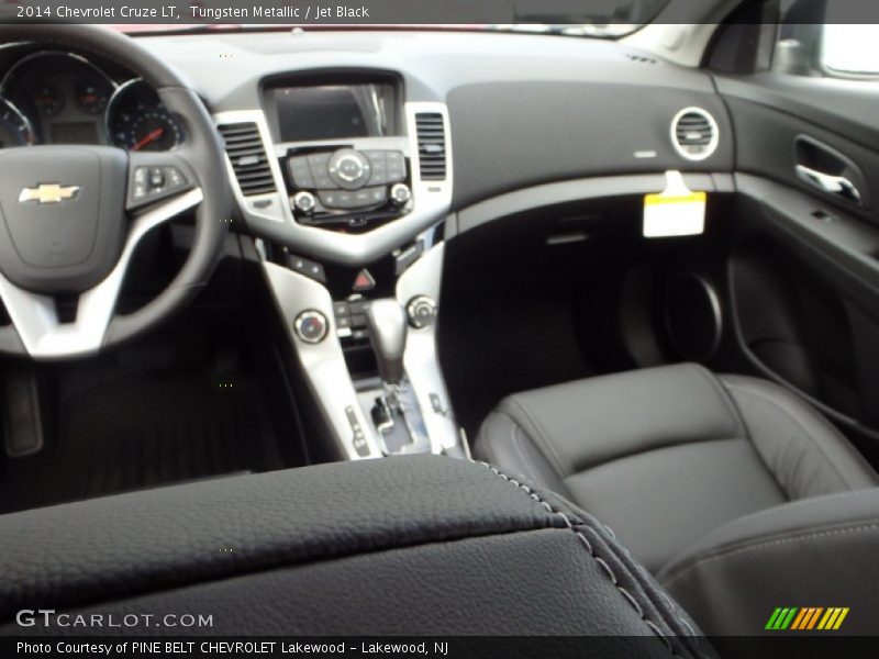 Tungsten Metallic / Jet Black 2014 Chevrolet Cruze LT