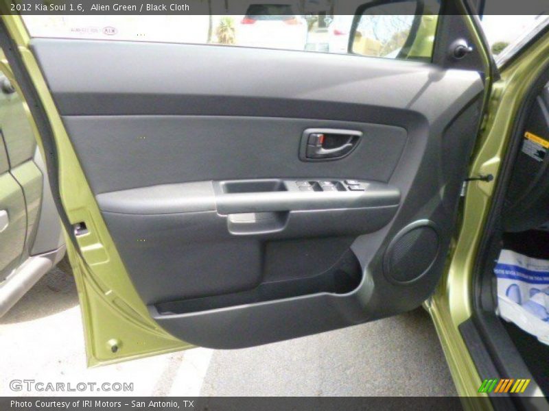 Alien Green / Black Cloth 2012 Kia Soul 1.6