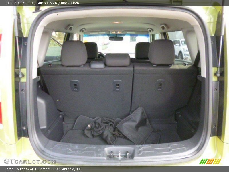 Alien Green / Black Cloth 2012 Kia Soul 1.6