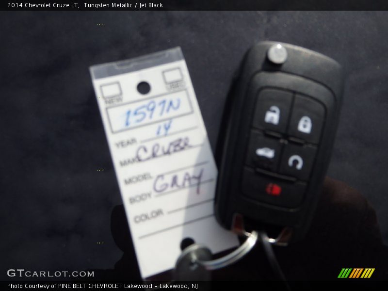 Tungsten Metallic / Jet Black 2014 Chevrolet Cruze LT