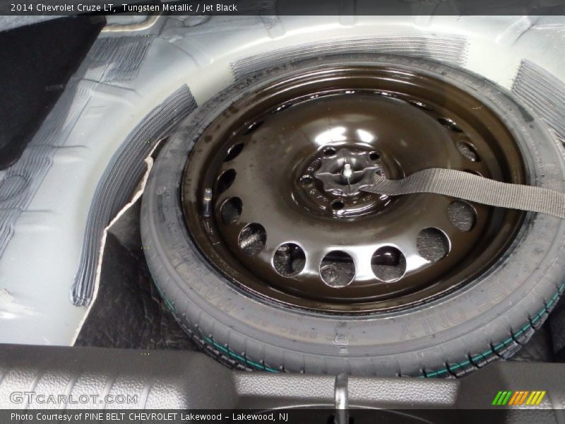 Tungsten Metallic / Jet Black 2014 Chevrolet Cruze LT