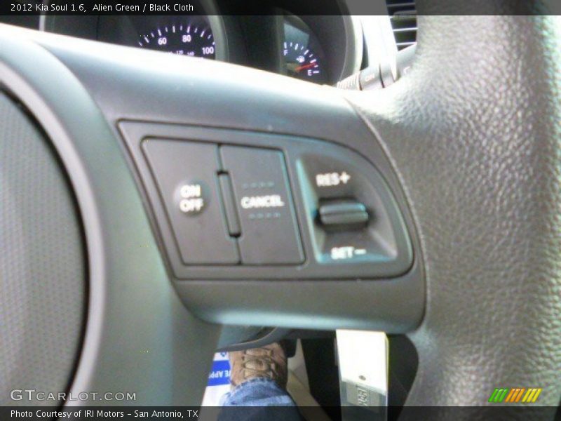Alien Green / Black Cloth 2012 Kia Soul 1.6