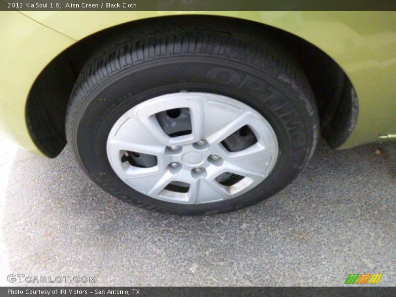 Alien Green / Black Cloth 2012 Kia Soul 1.6