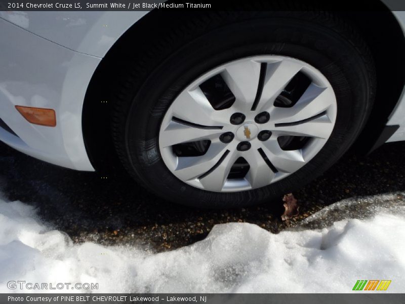 Summit White / Jet Black/Medium Titanium 2014 Chevrolet Cruze LS